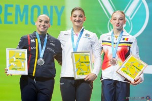 wag aa f podium sfe08271 simone ferraro ph